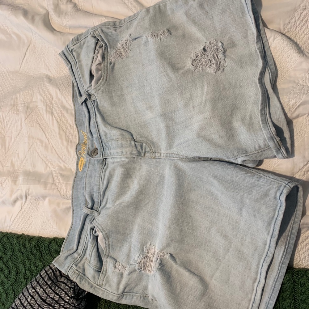 Old Navy light wash boyfriend jean shorts